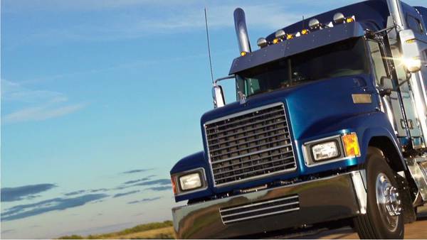 Federal program to allow people 18 to 20 to drive big rigs across state lines
