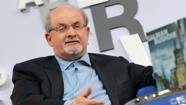 Salman Rushdie attacked on stage in New York