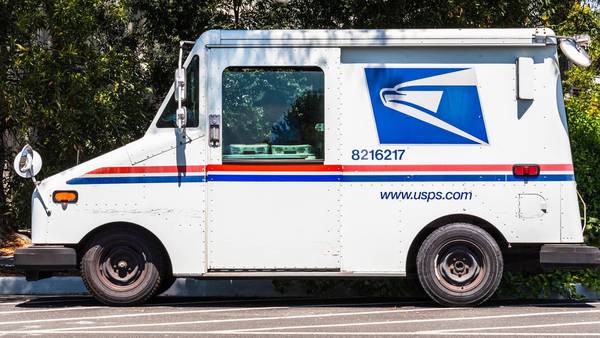USPS mail carrier carjacked while making deliveries 