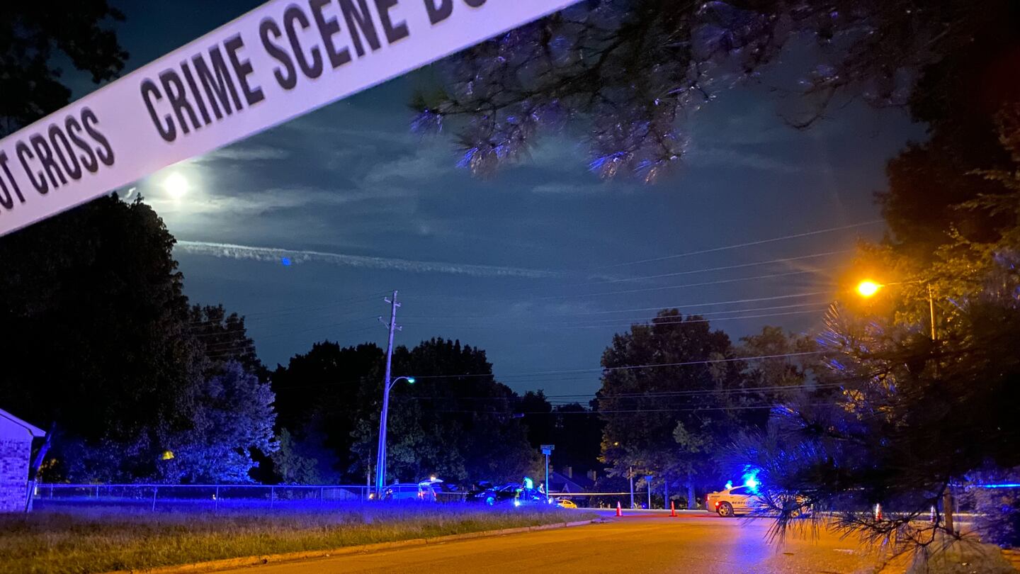 Two pedestrians, including 8-year-old, dead after crash in southeast Memphis, police say