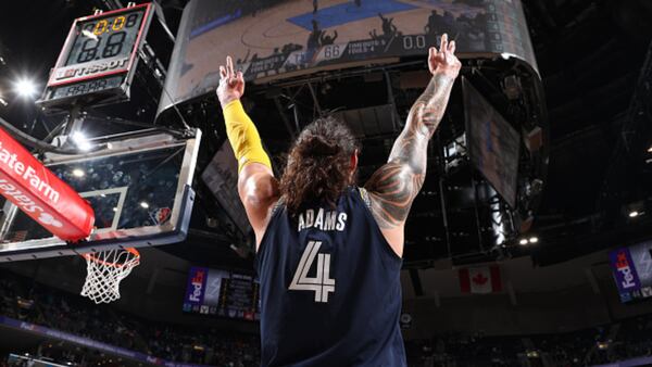 Steven Adams, Grizzlies agree to multi-year extension, team announced