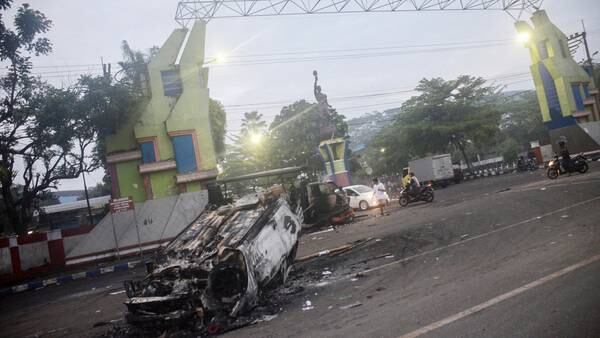 Indonesian soccer match: 174 dead, 309 injured after postgame stampede 