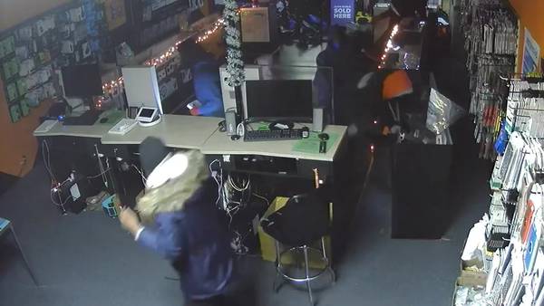 WATCH: Burglars ram SUV into store to steal cell phones, MPD says