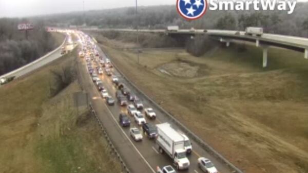 Icy roads cause chaos for Mid-South drivers
